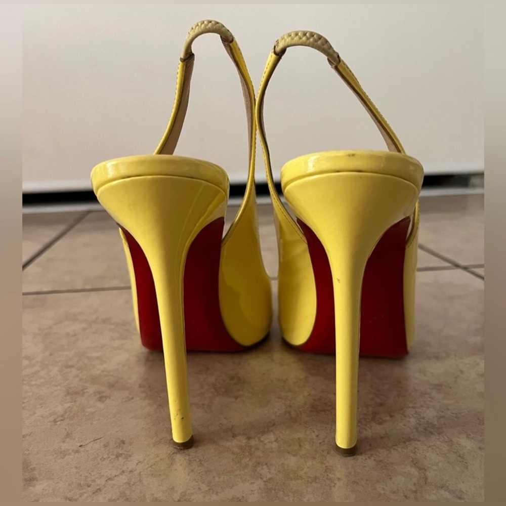AUTHENTIC Red Bottom CHRISTIAN Louboutin Pumps